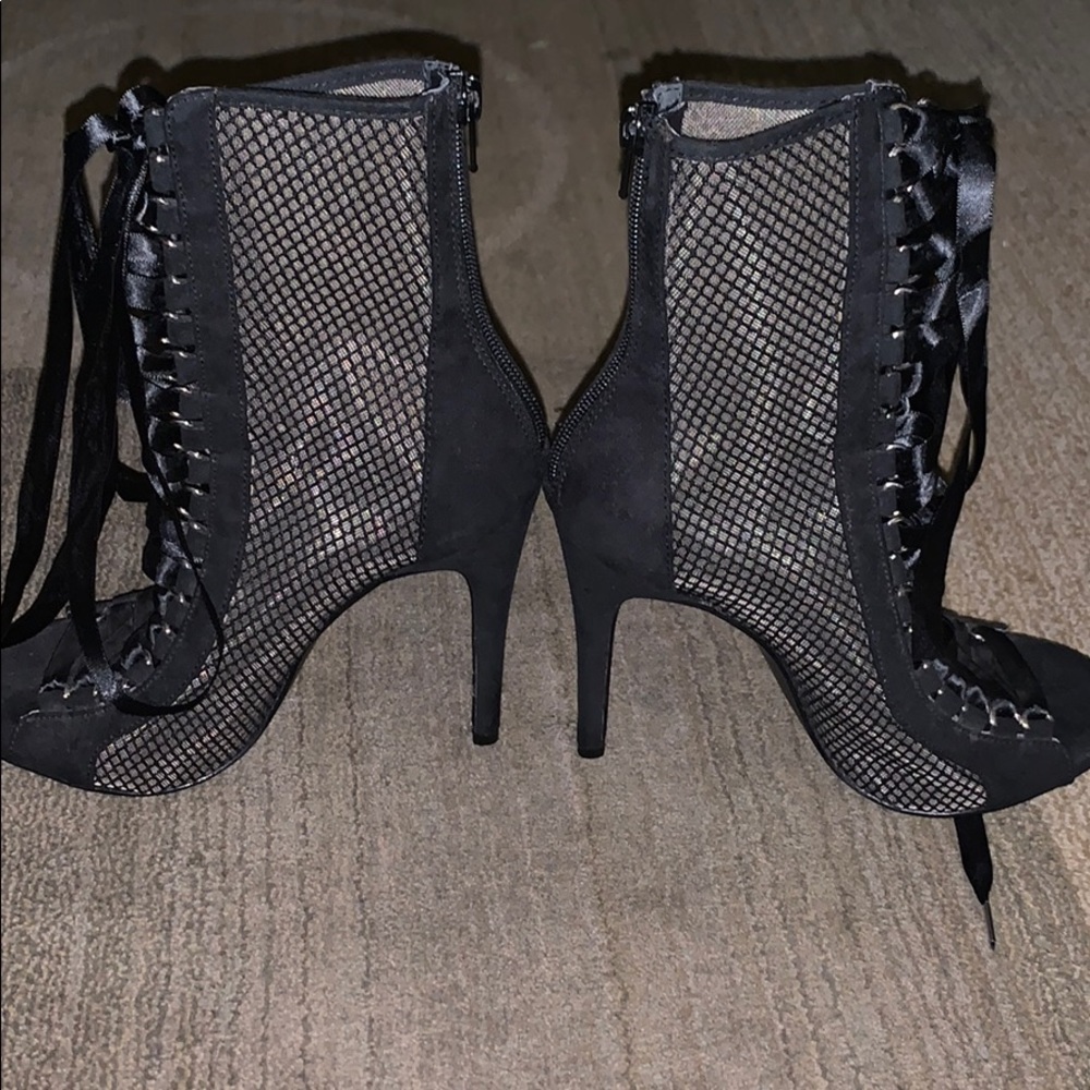 Steve Madden lace up boots